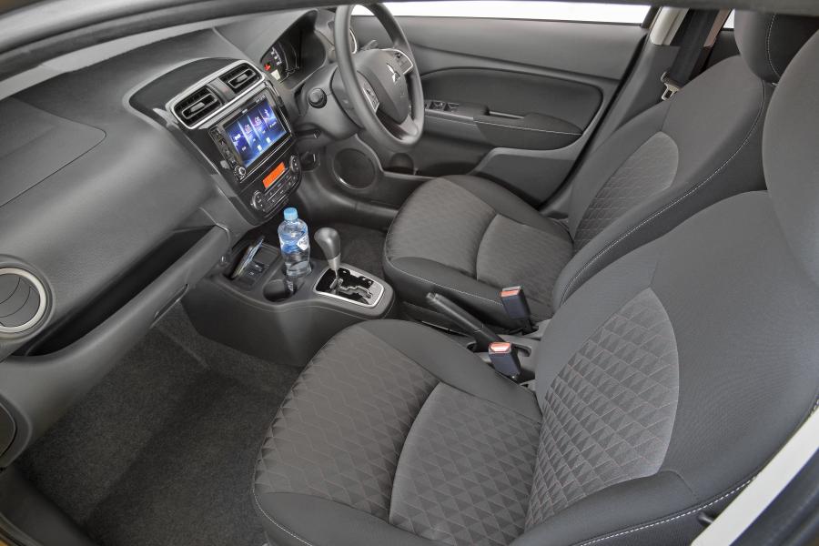 Интерьер Mitsubishi Mirage 2020 года  (AU) (фото 6 из 21)